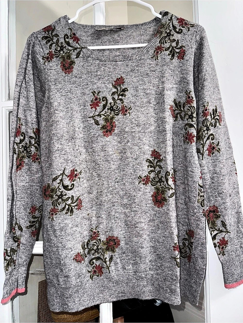 LOFT Floral Embroidered Pullover Sweater Gray & Red Like New